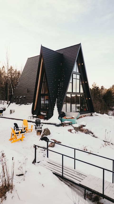 AAT Timber A-Frame • Hot Tub • French River Stay