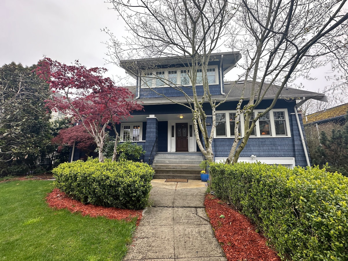 Historical 1916 Craftsman Family Home in Madrona Houses for Rent in