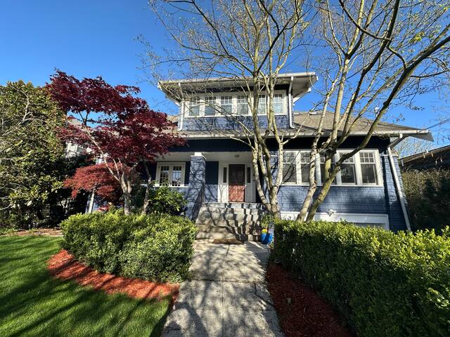 Historical 1916 Craftsman Family Home in Madrona gallery image 2