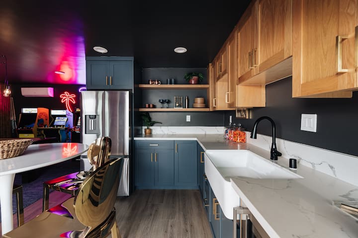 5BD Child/Pet Friendly w/ Spa & Pool Table in PB gallery image 4