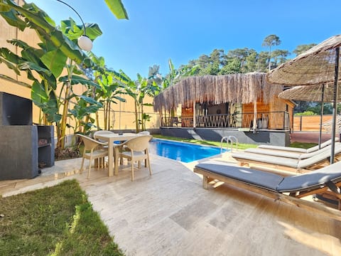 Private Pool,Jacuzzi,Close to Beach2 +1Villa Bananas