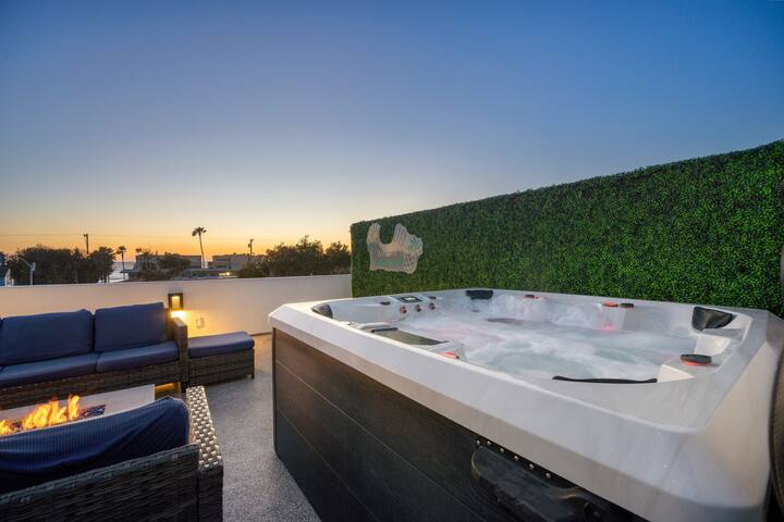 Ocean & Bay Views w/ Private Rooftop Hot Tub gallery image 3