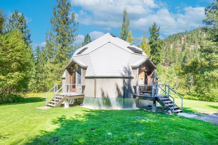 Peaceful Dome Living! - Leavenworth, WA