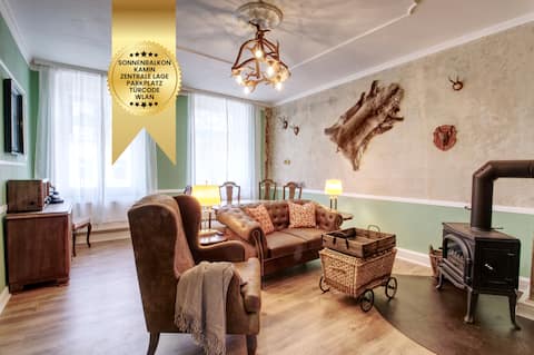 Original apartment with fireplace and terrace