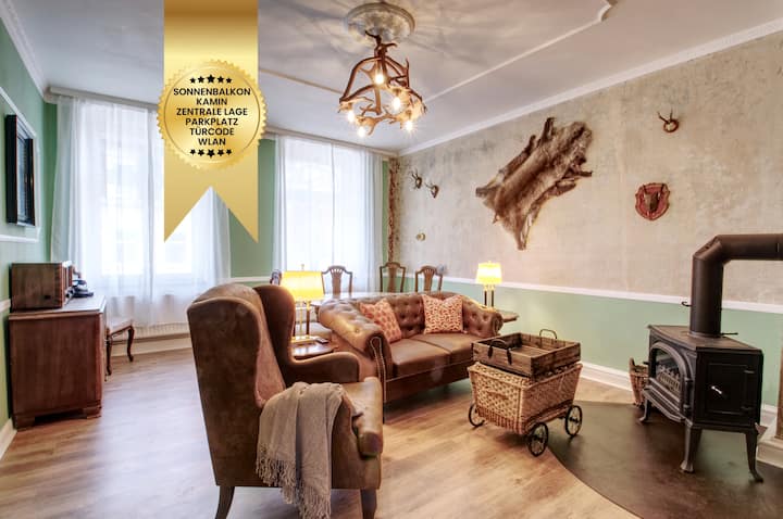 Original apartment with fireplace and terrace