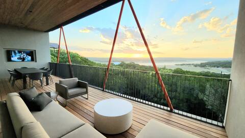 As Seen on CBS show Staycation/ Lake views / Pool