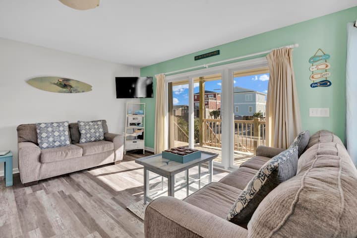 The Live, Laugh, Lounge
2nd Row Beach Home - Oak Island, NC