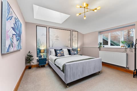 The Artist Abode in The Bay - Hot-Tub - Pets