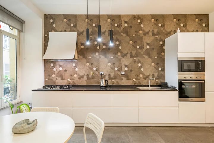 Stylish, Cozy, Relaxing 4BR Apartment city center