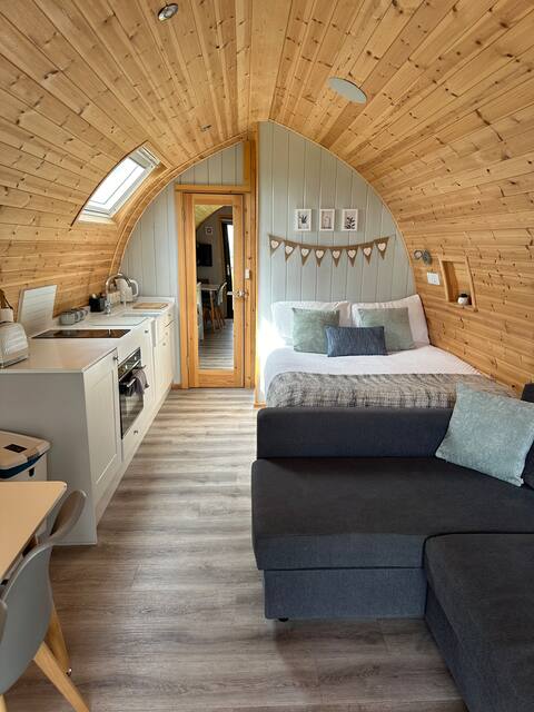 Luxury glamping pod for couples only