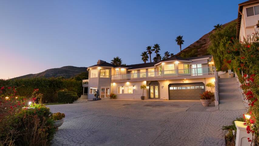 Malibu Ocean view Villa Walk to beach gallery image 4