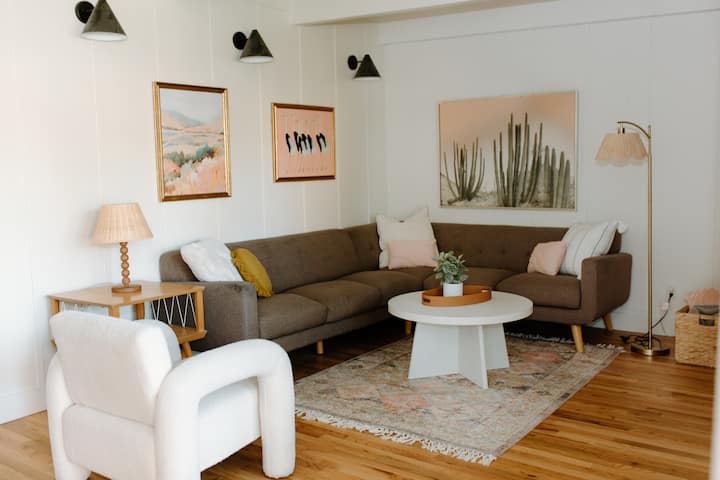*New* Luxe Mid Century | Huge Yard | Families! - Boise, ID