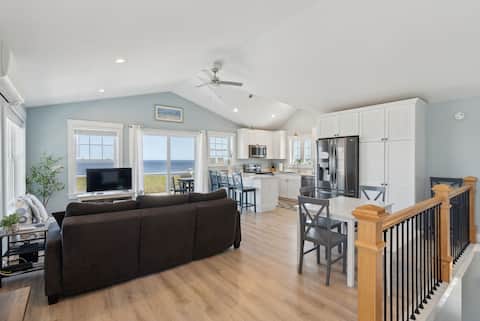 Beautiful ocean front house on Hills Beach