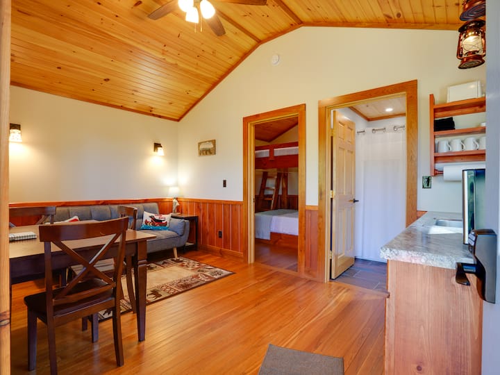 Sunnyside Cabin #2  Lake Views, Firepit, Brand New - Tupper Lake, NY