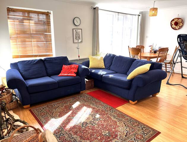 Rare 3 Bedrooms 2 Baths City Centre by Guinness