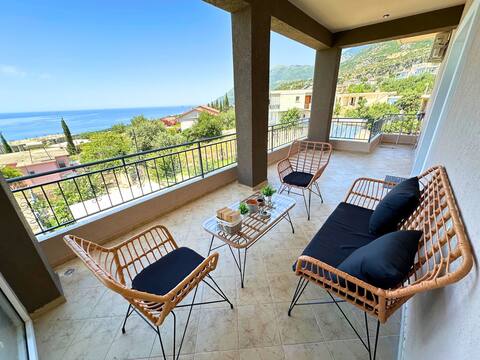 VTH - Two Bedroom Apartment with Sea View