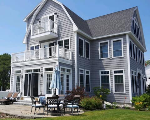 Luxury 6 bedroom Beach House 50 ft from beach