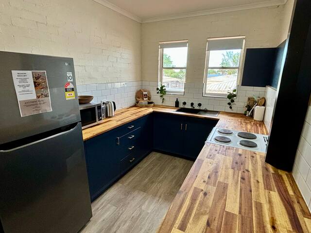 Stylish 3 Bedroom – Managers Apartment gallery image 3