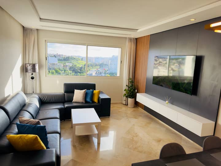 Charmant Appartement De 3 Chambres Avec Une Vue Magnifique - Tanger