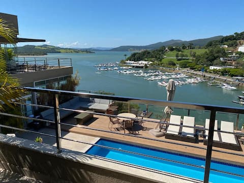 Spectacular house, Capitol - Lake Escarpments