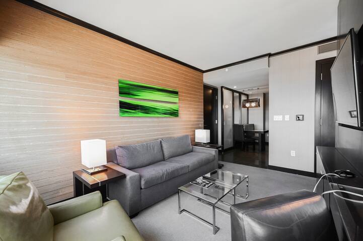 L43 VDARA Unique 2BD Adjoining Studios | Sleeps 8 gallery image 2