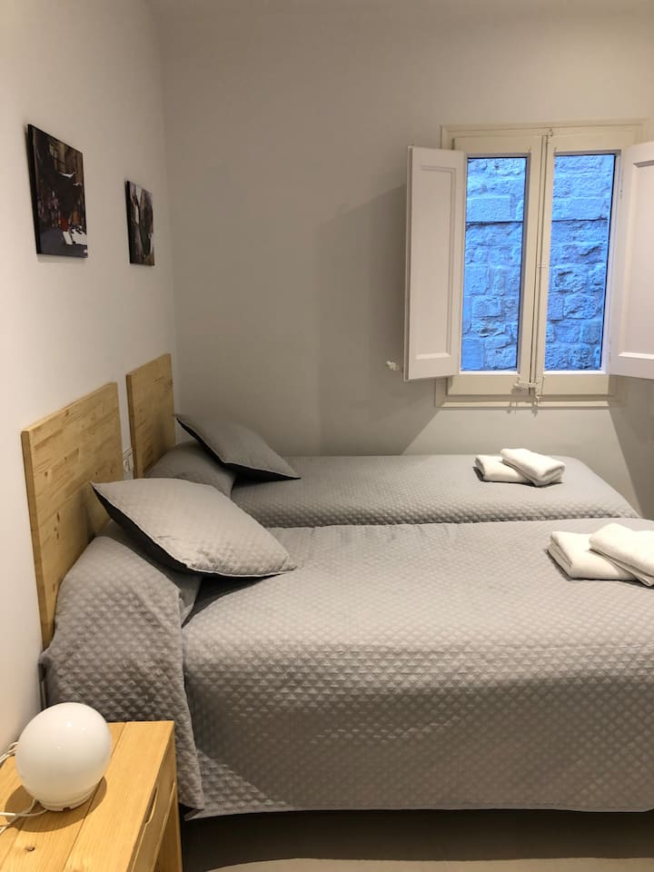 غرفة النوم 2