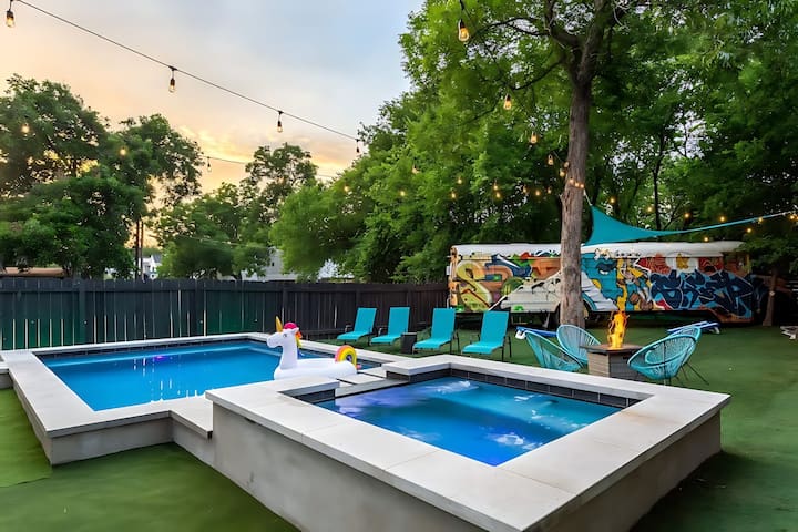 Downtown Austin Oasis w Pool & Hot Tub—Sleeps 16