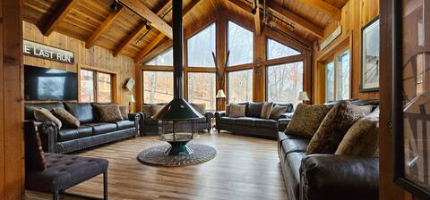 Luxury 8BR Ski In/Out Okemo Chalet Sleeps 22