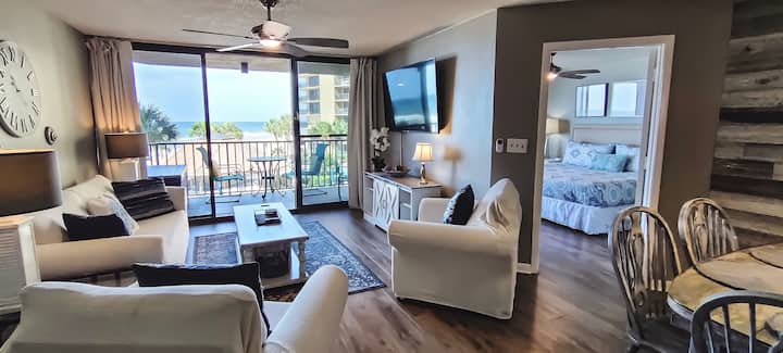 Beachfront Escape + Free Chairs & Sunset Views - Lower Grand Lagoon, FL