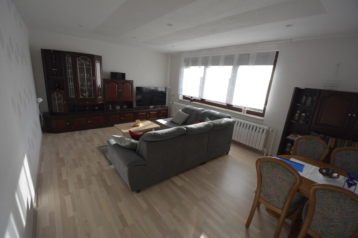 Dnevni boravak, prvi kat
Kutni kauč koji se može produžiti