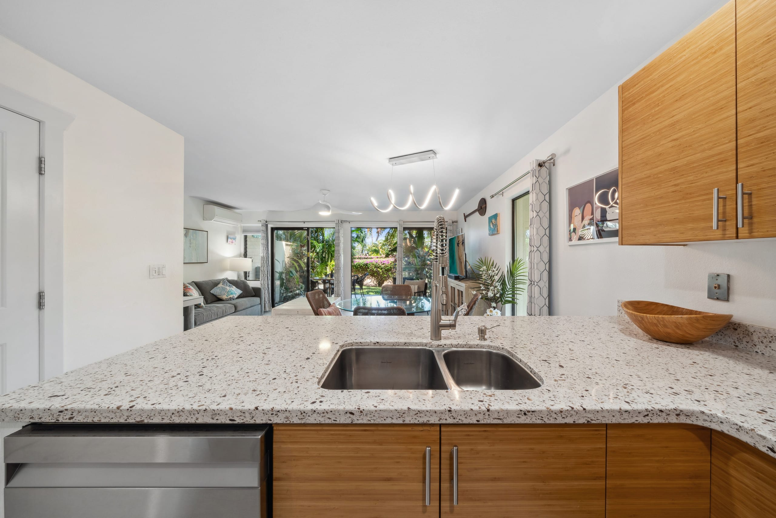 Condo in Kihei · ★4.99 · 1 bedroom · 2 beds · 2 baths - Image 16