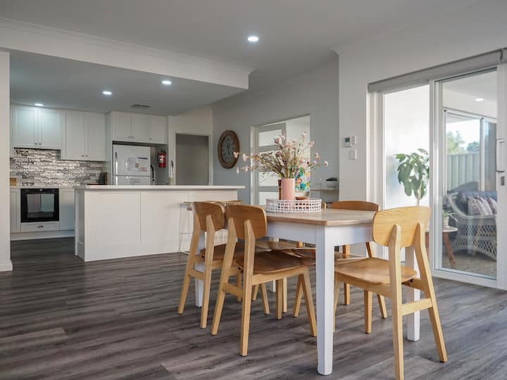Near Airport~children Welcome ~B/fast ~Swan Valley - Perth