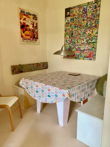 Spacious Victorian flat sleeps 5 by Kings Park gallery image 3