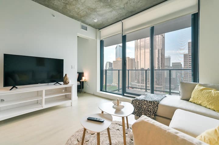King Bed | Dt Views | Mins To Stampede | Gym | Ac - Calgary