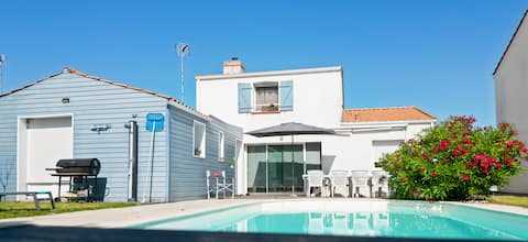 Villa near sea – heated pool, 12 min Pornic