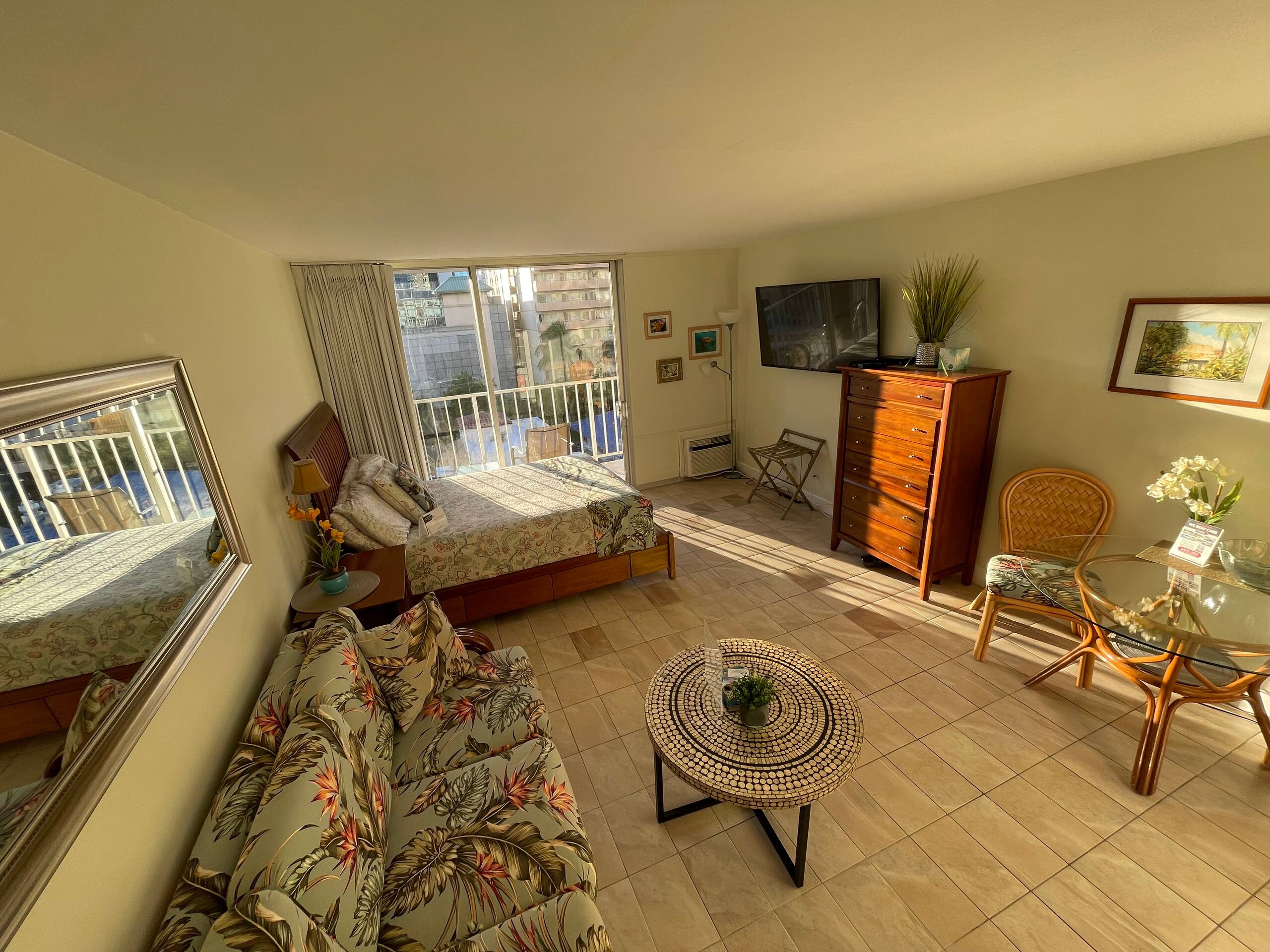 Condo in Honolulu · ★4.6 · Studio · 2 beds · 1 private bath - Image 1