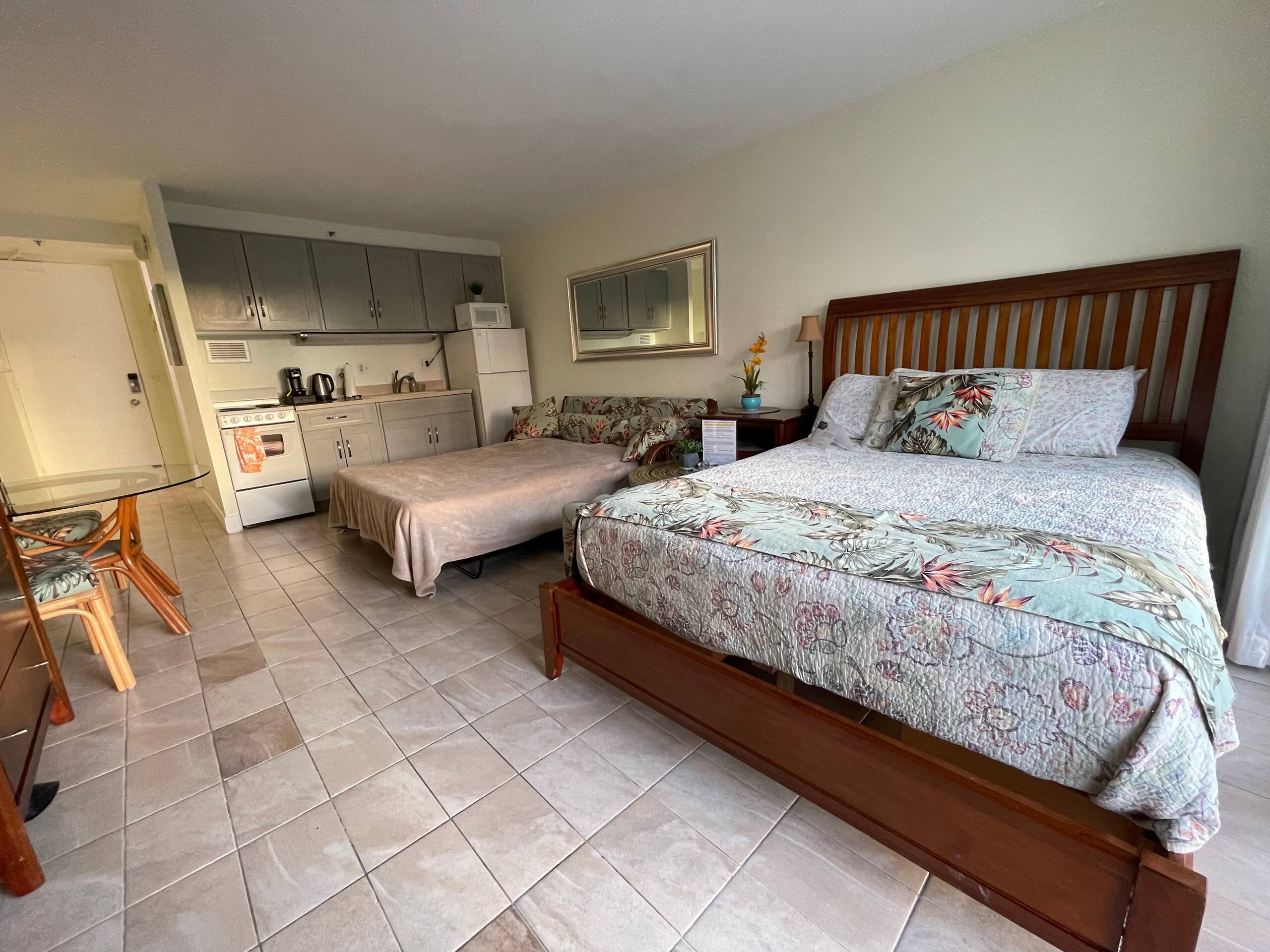 Condo in Honolulu · ★4.6 · Studio · 2 beds · 1 private bath - Image 44