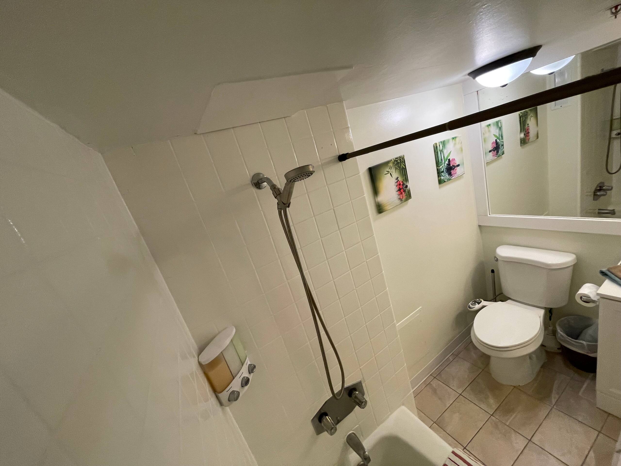Condo in Honolulu · ★4.6 · Studio · 2 beds · 1 private bath - Image 26