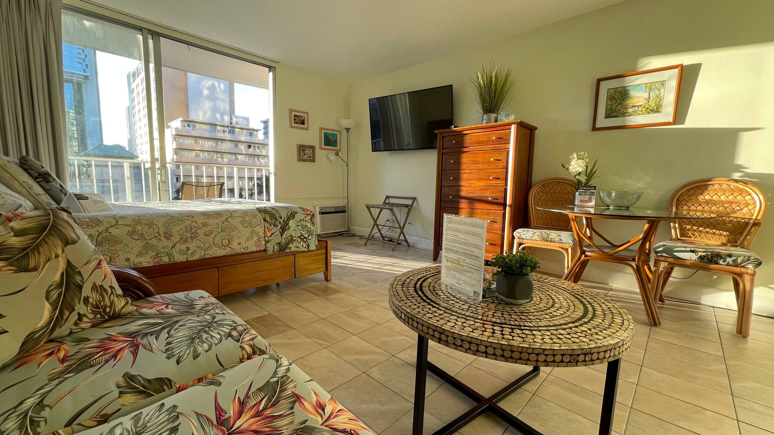 Condo in Honolulu · ★4.6 · Studio · 2 beds · 1 private bath - Image 6