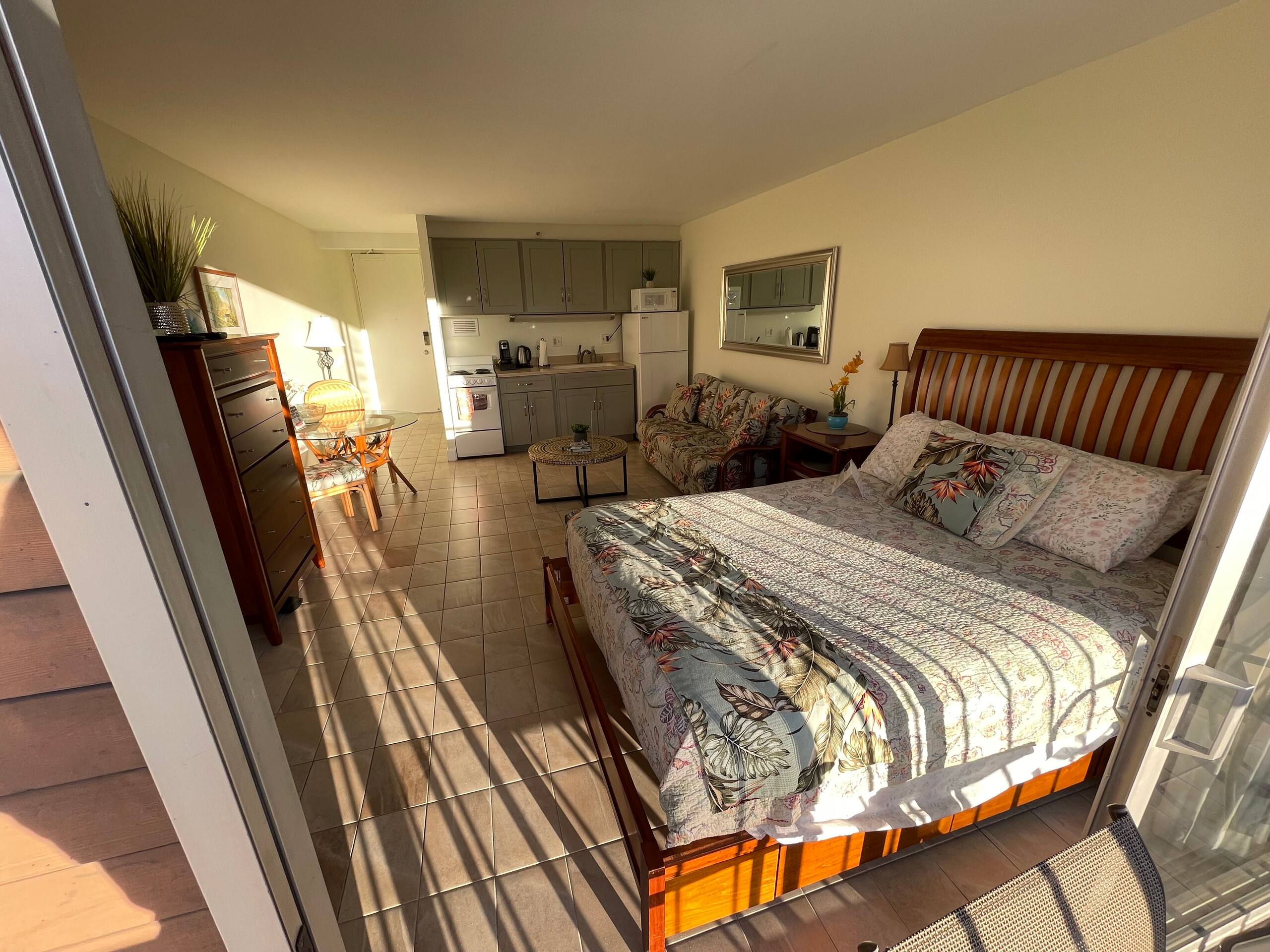 Condo in Honolulu · ★4.6 · Studio · 2 beds · 1 private bath - Image 37