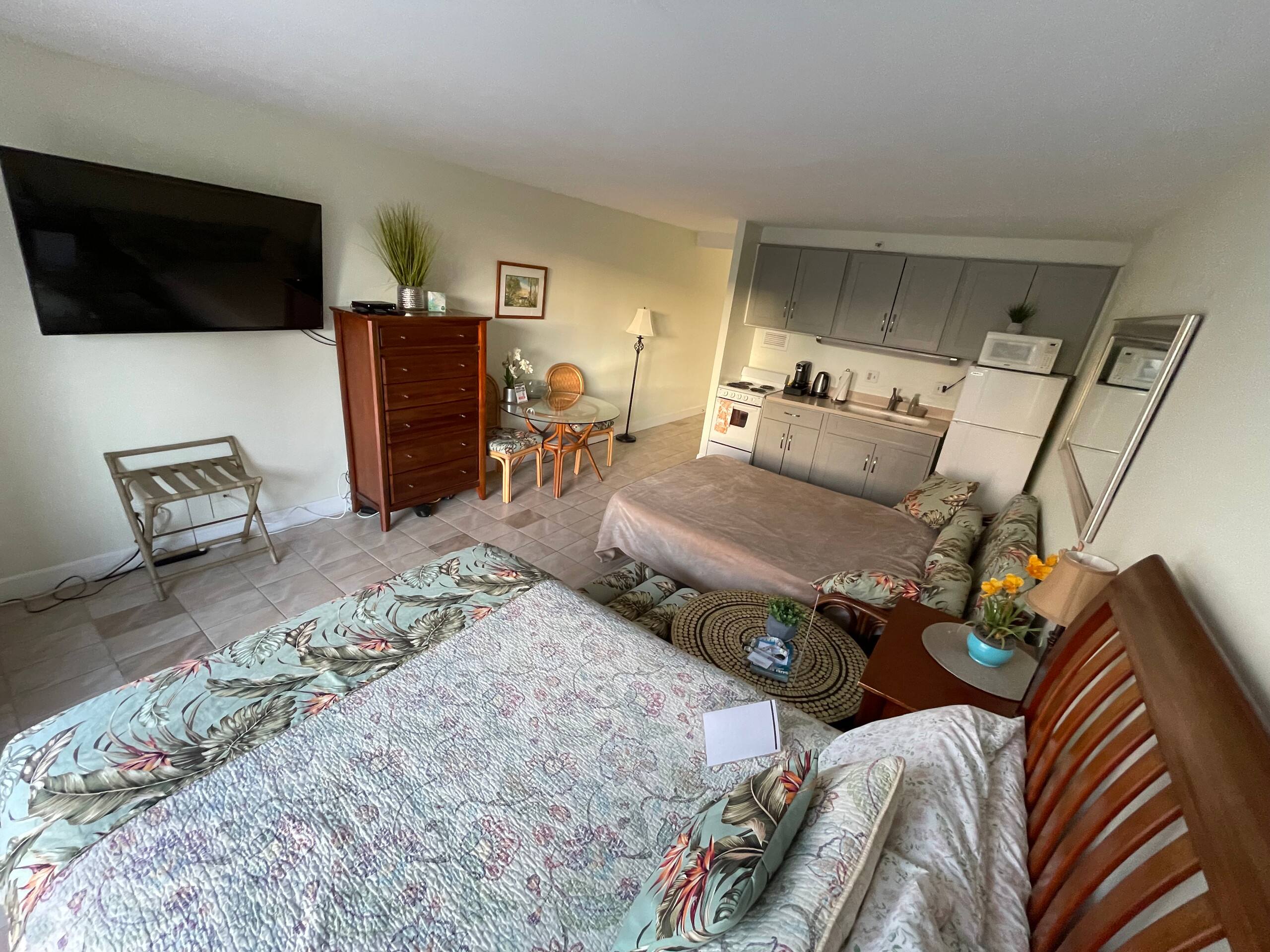 Condo in Honolulu · ★4.6 · Studio · 2 beds · 1 private bath - Image 43