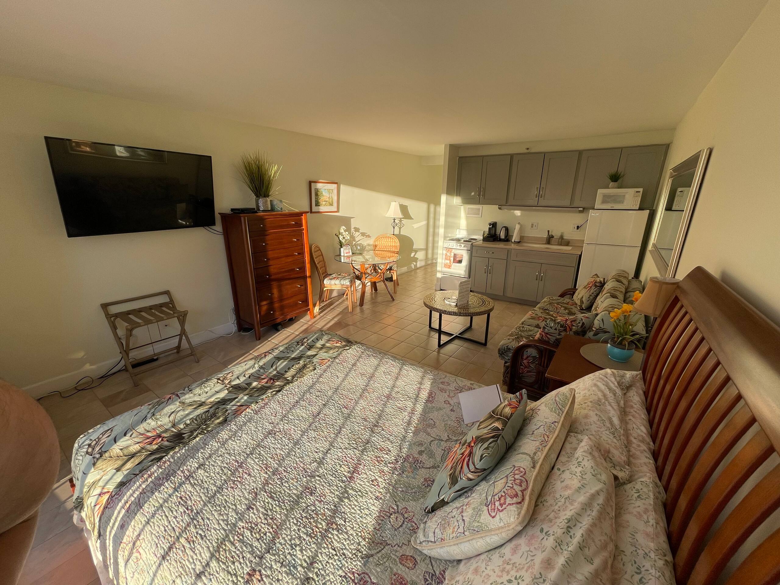 Condo in Honolulu · ★4.6 · Studio · 2 beds · 1 private bath - Image 38