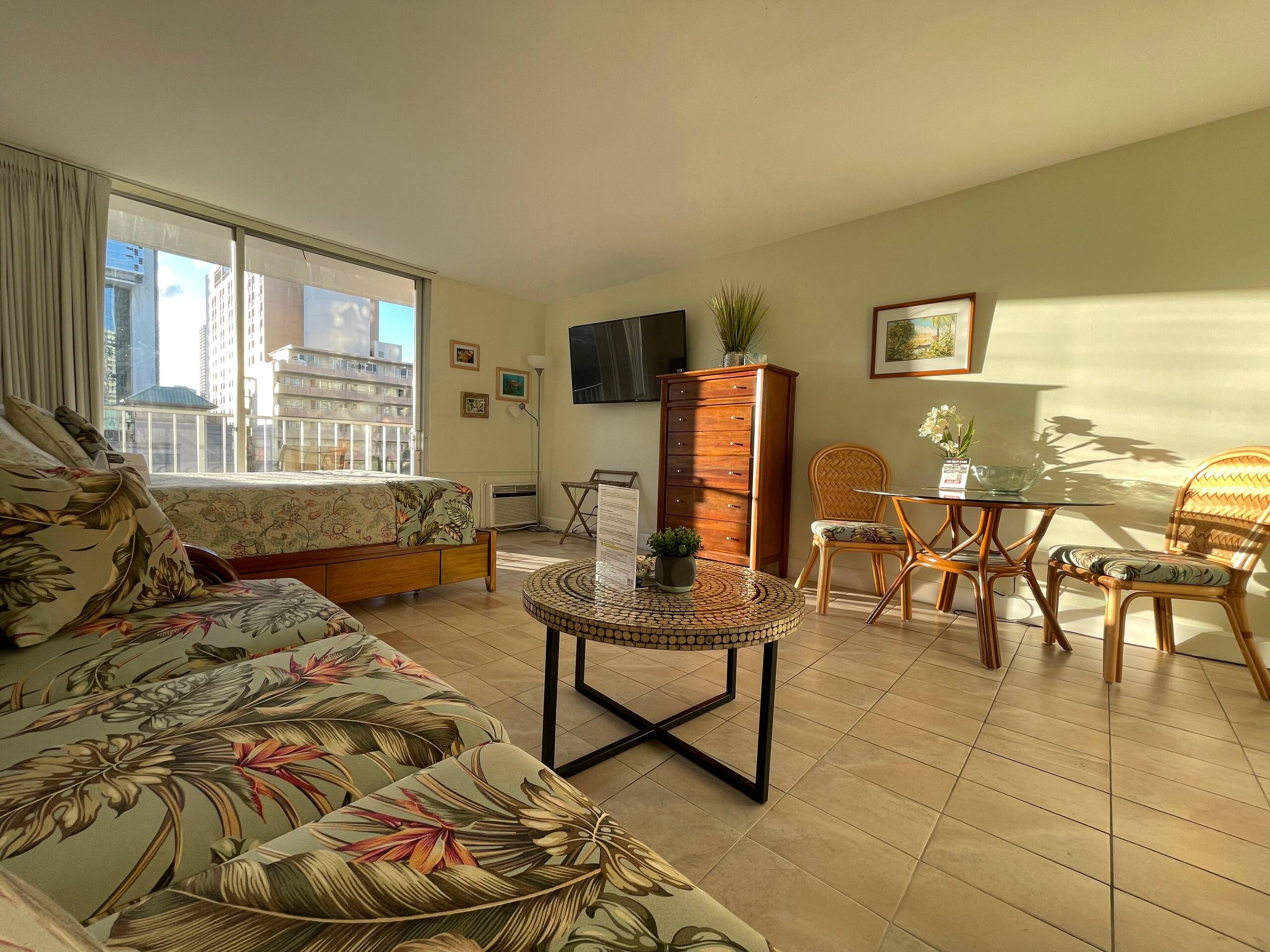 Condo in Honolulu · ★4.6 · Studio · 2 beds · 1 private bath - Image 15