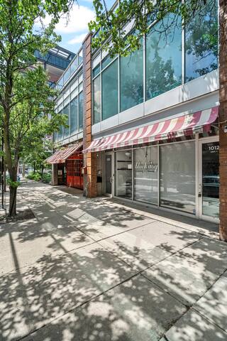 3BD Upscale West Loop Condo on Lake St-Two Decks! gallery image 4