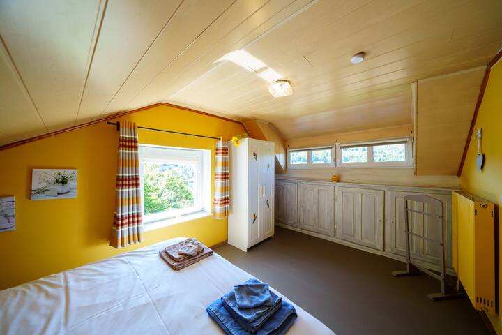 Vidiecka izba s výhľadom na Meuse a terasu