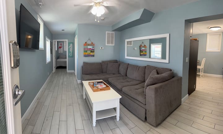 Walk To The Beach From An Adorable 2 Bedroom House - North Myrtle Beach, SC