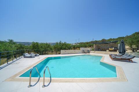 Lefkothea Villas, Ideal for Groups, Near the Beach