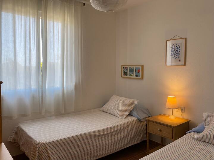 Dhoma e dytë e gjumit me pamje nga pisha