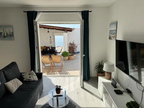 Top performing Airbnb: Beach house oasis Villa Livak in Kaštel štafilić