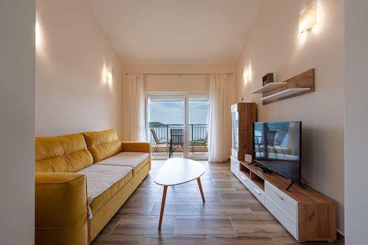 Spacious 4-br Apartment W/ Postcard Sea View - Montenegro